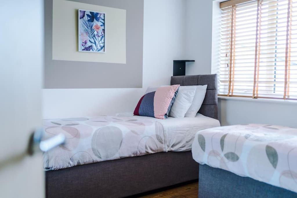 Modern Townhouse Near Coop Live Etihad Vila Manchester Exterior foto