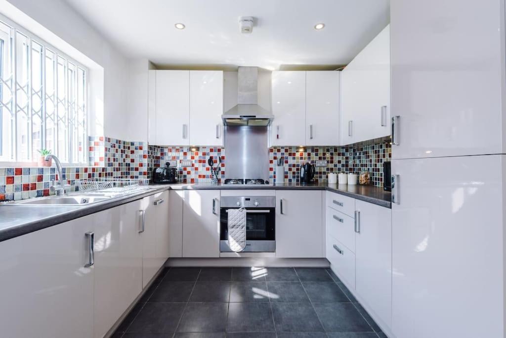 Modern Townhouse Near Coop Live Etihad Vila Manchester Exterior foto